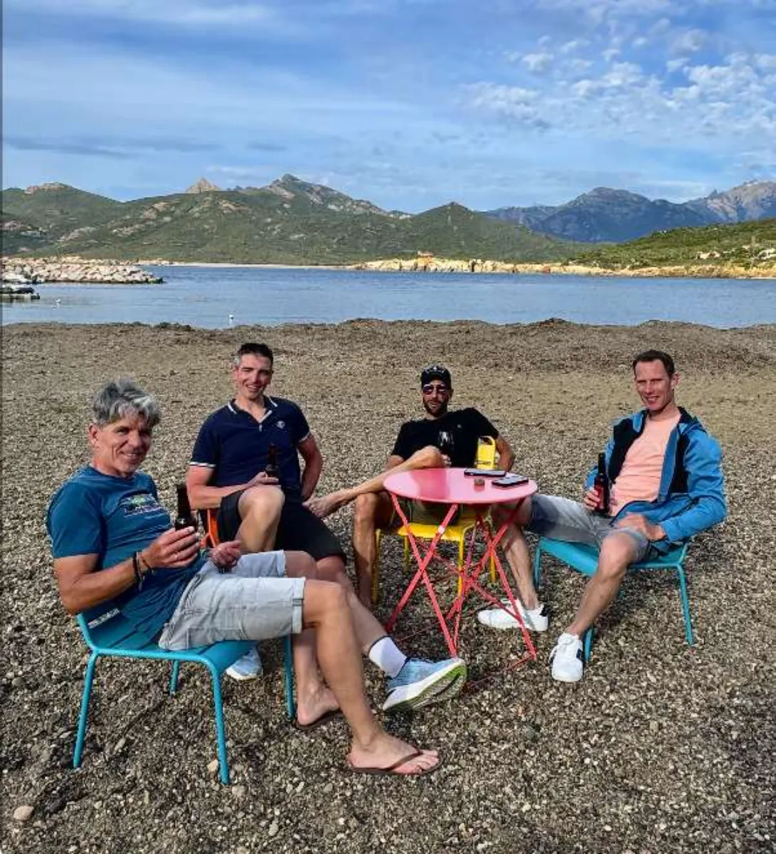 Moment de détente au bord de l'eau
